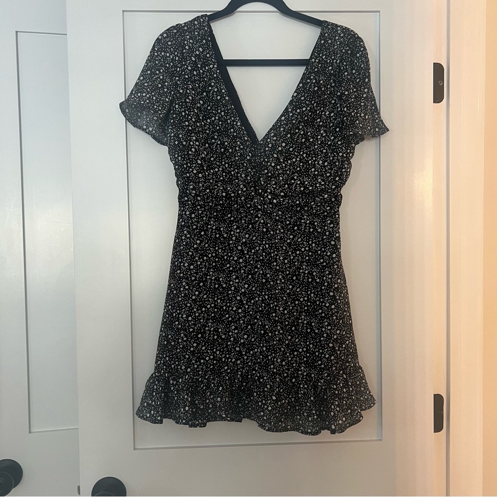 Forever 21 Black and White Floral Mini Dress